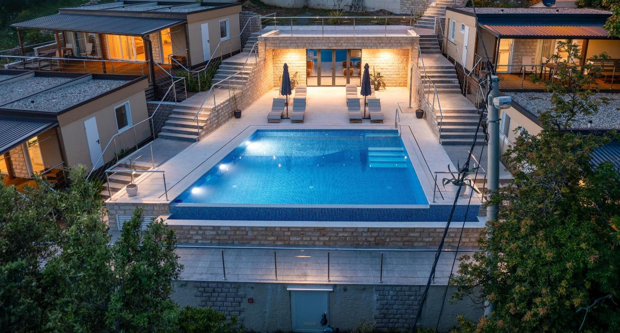 Boora Glamp Experience & Heated Infinity Pool Hotel Senj  Ngoại thất bức ảnh