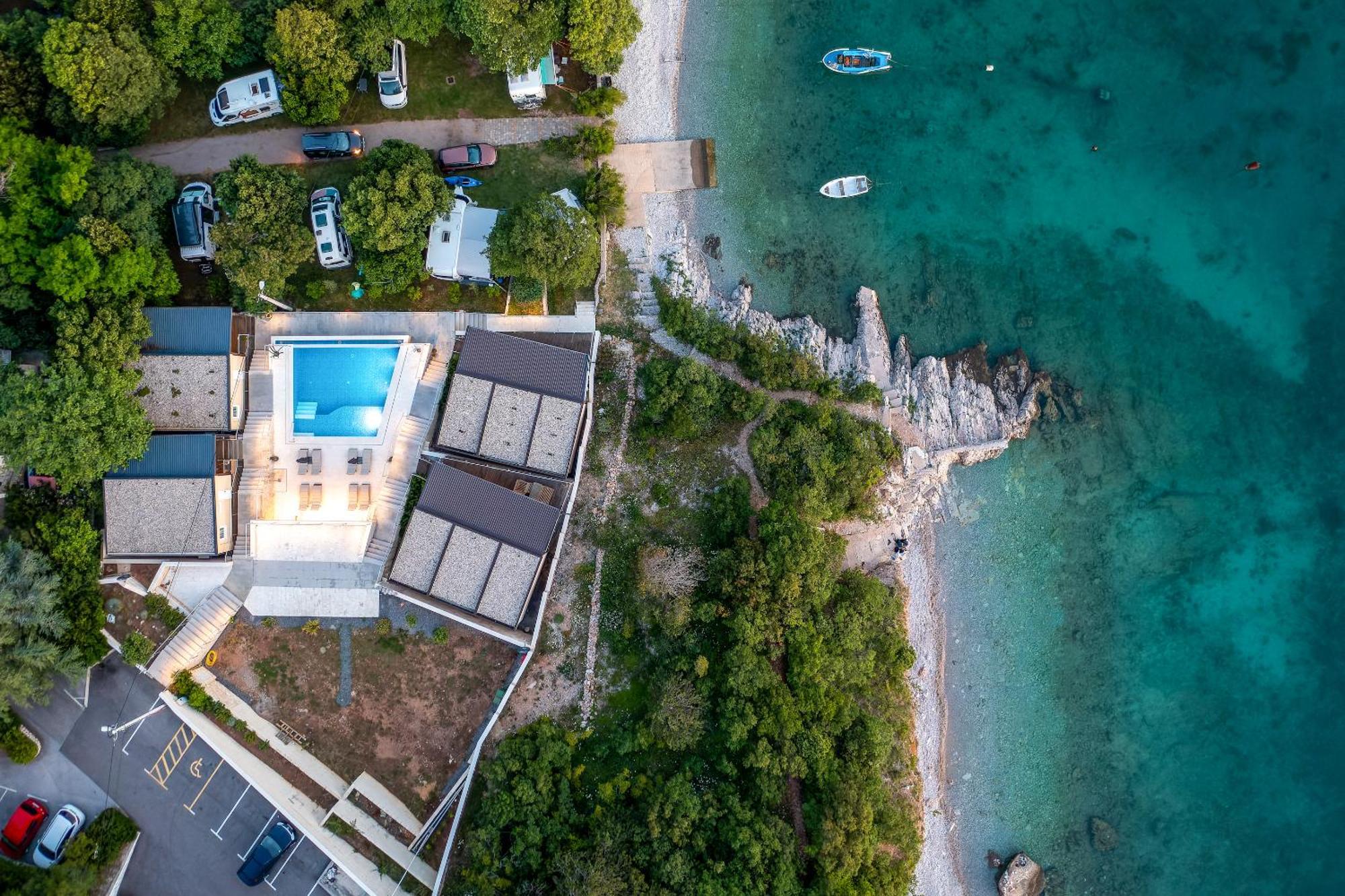 Boora Glamp Experience & Heated Infinity Pool Hotel Senj  Ngoại thất bức ảnh