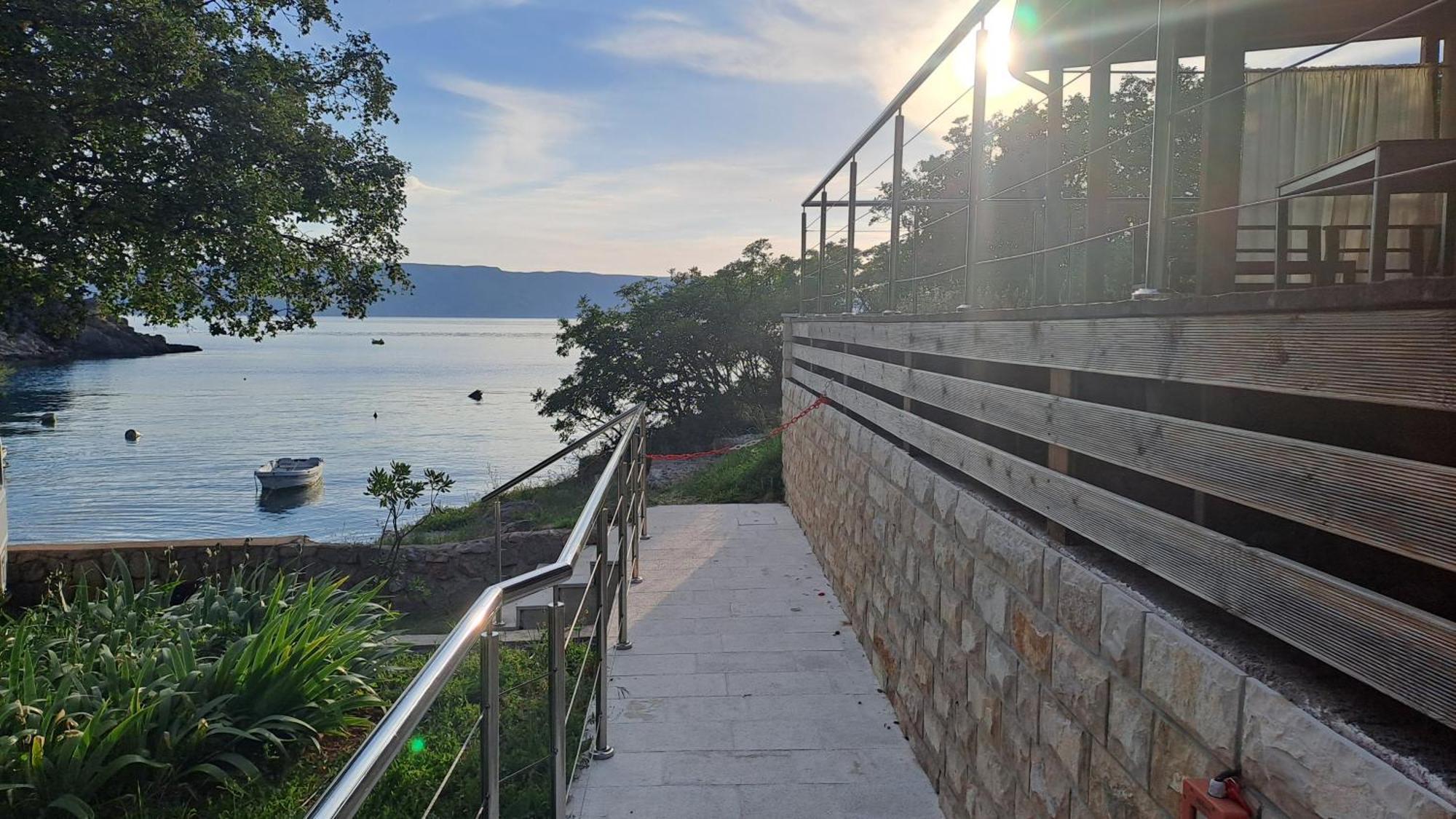 Boora Glamp Experience & Heated Infinity Pool Hotel Senj  Ngoại thất bức ảnh