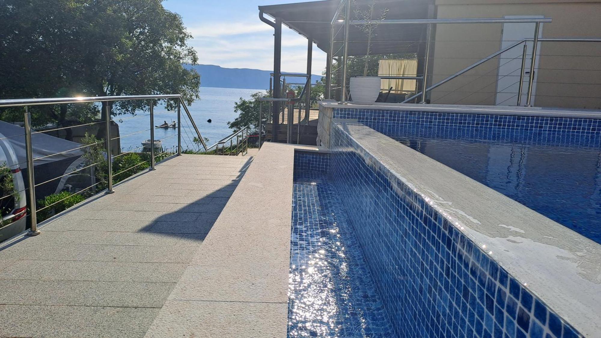 Boora Glamp Experience & Heated Infinity Pool Hotel Senj  Ngoại thất bức ảnh