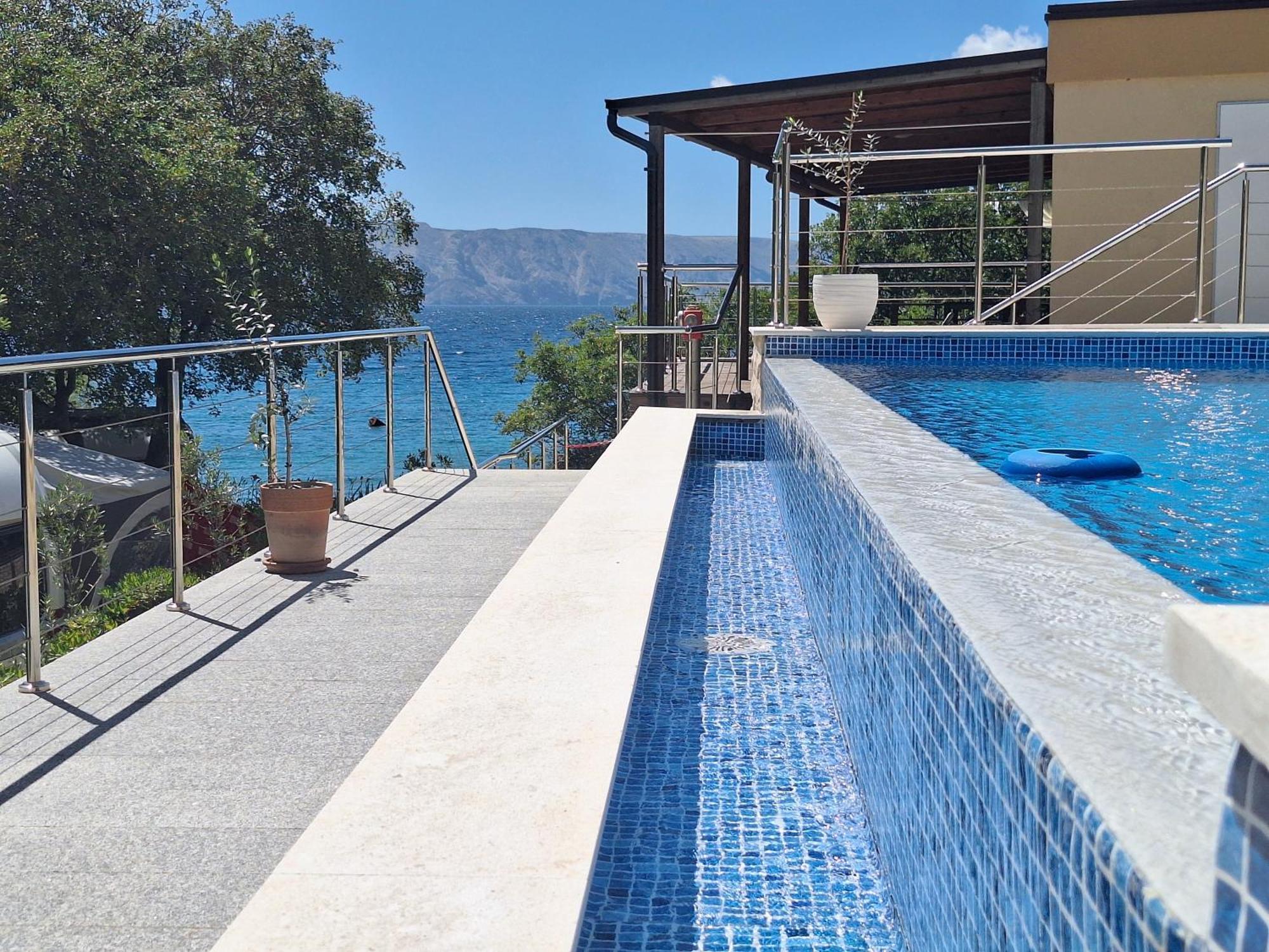Boora Glamp Experience & Heated Infinity Pool Hotel Senj  Ngoại thất bức ảnh